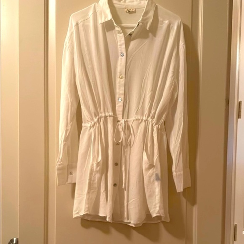 New POL  White Button-Up Shirt/ Dress with Pockets & cinch waist